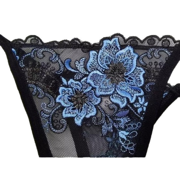 𝅺LACED Embroidered Thong - Picture 3 of 15